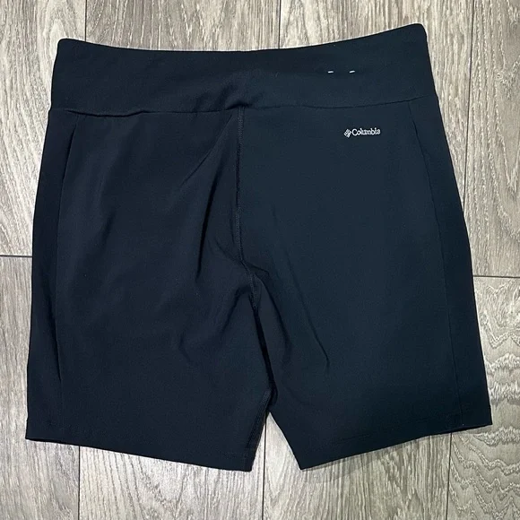 Columbia Women’s Lightweight Active Shorts - Picture 3 of 9